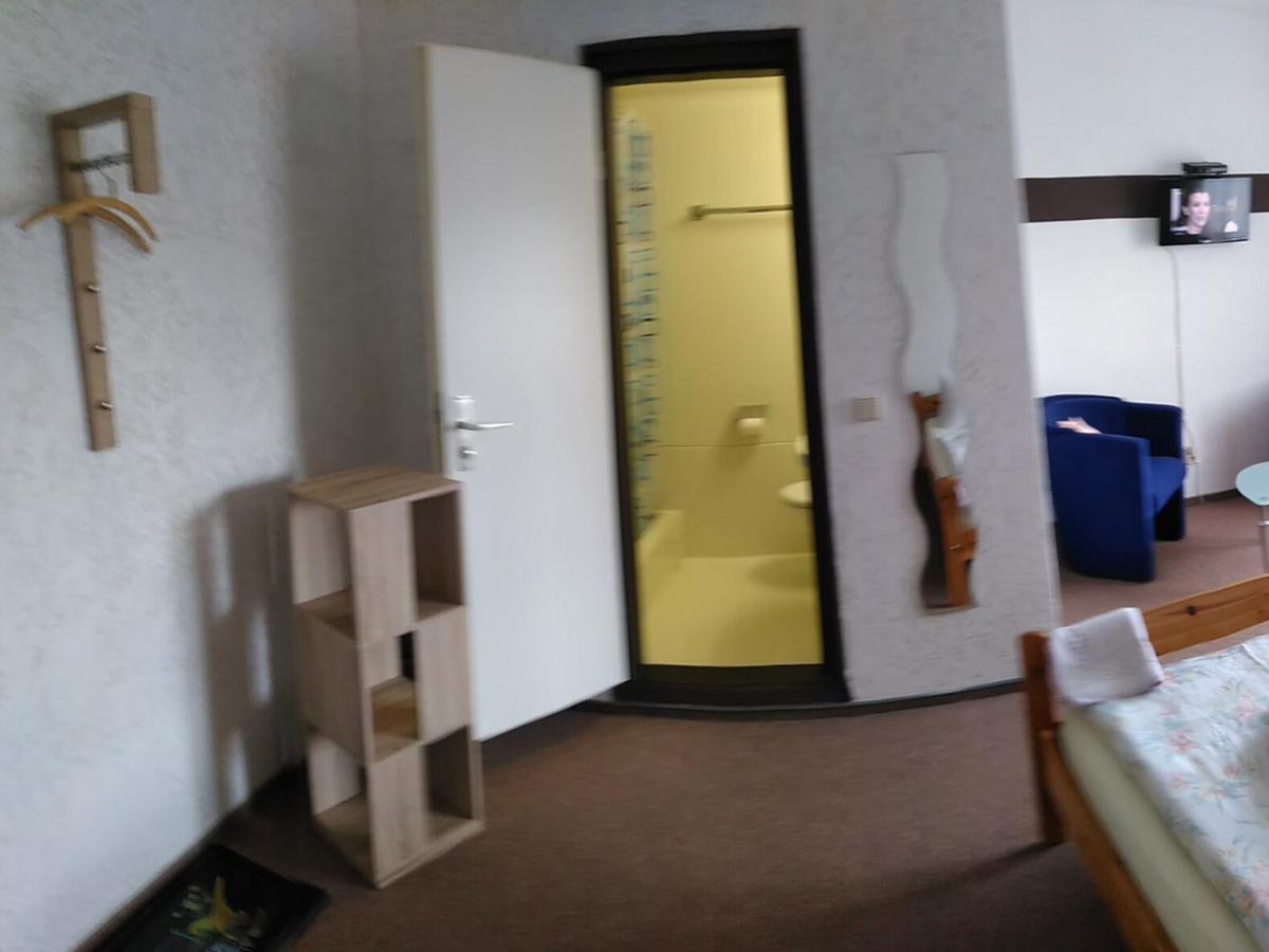 Gasthof Zur Eiche Elsteraue Extérieur photo